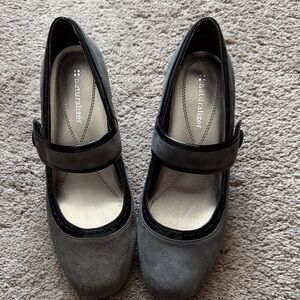 Naturalizer Women's Gray Mary Jane Heels. Brand new. Size 8.